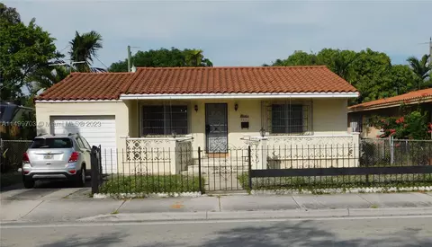 2275 SW 7th St, Miami, FL 33135