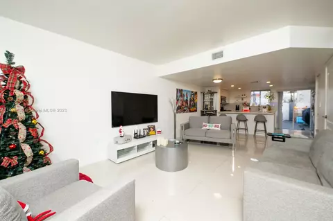331 NW 82nd Ave #1304, Miami, FL 33126