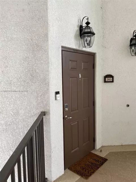 10630 NW 88th St #203, Doral, FL 33178