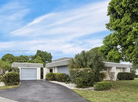 5711 S Bayberry Ln, Tamarac, FL 33319