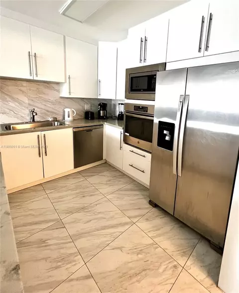 3725 S Ocean Dr #1121, Hollywood, FL 33019