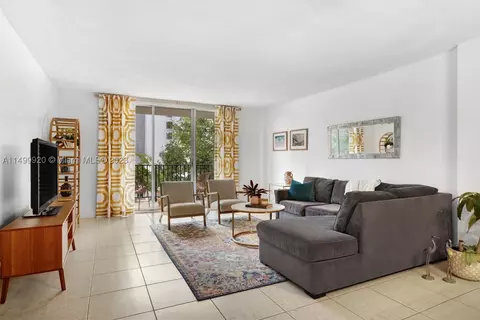 1001 91st St #402, Bay Harbor Islands, FL 33154