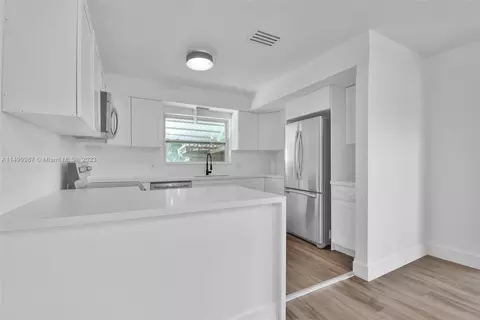 2403 Coolidge St, Hollywood, FL 33020