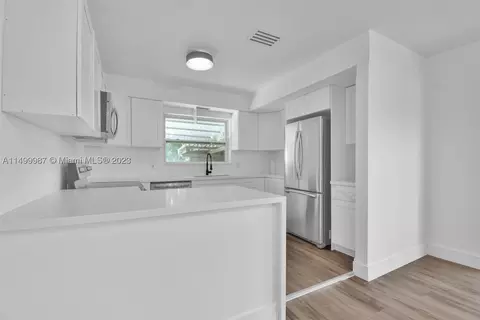 2403 Coolidge St, Hollywood, FL 33020