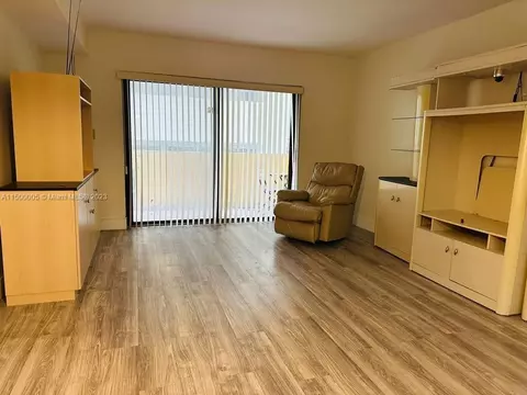 2924 Collins Ave #203, Miami Beach, FL 33140