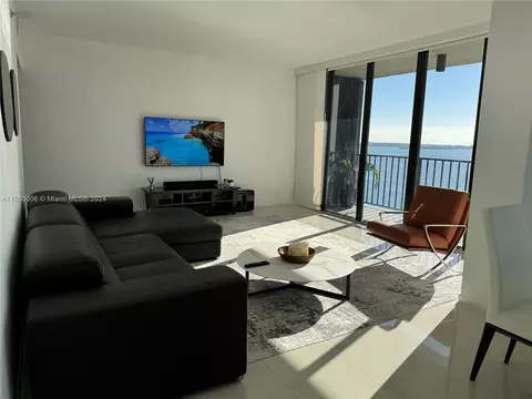 520 Brickell Key Dr #A1515, Miami, FL 33131