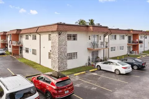 1275 W 35th St #33B, Hialeah, FL 33012