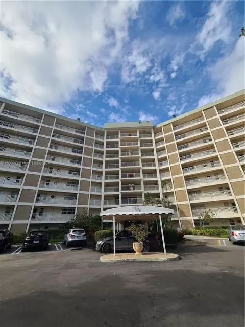 3090 N Course Dr #508, Pompano Beach, FL 33069