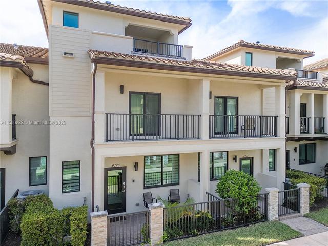 4726 NW 83rd Path, Doral, FL 33166