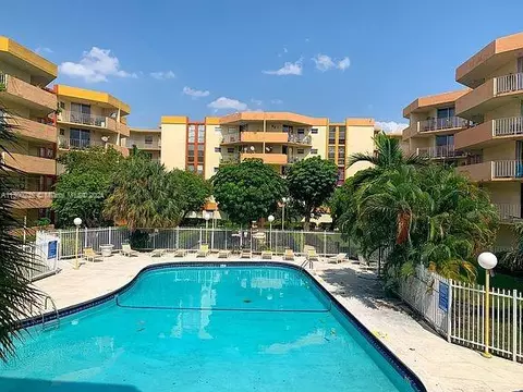 1750 W 46th St #327, Hialeah, FL 33012