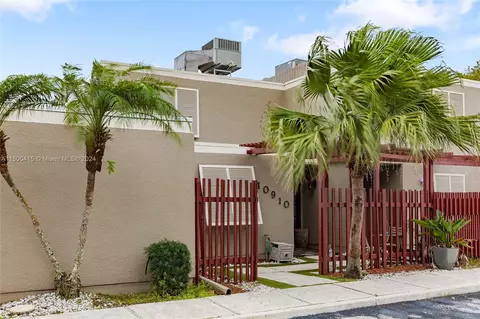 10910 Cedar Ln, Pembroke Pines, FL 33026