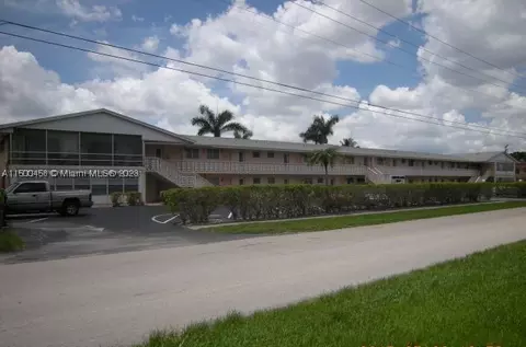 960 Crystal Lake Dr #203, Pompano Beach, FL 33064