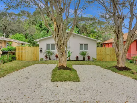2555 NE 183rd St, North Miami Beach, FL 33160