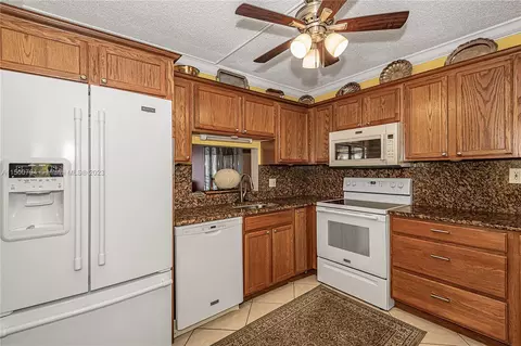2850 Somerset Dr #418L, Lauderdale Lakes, FL 33311