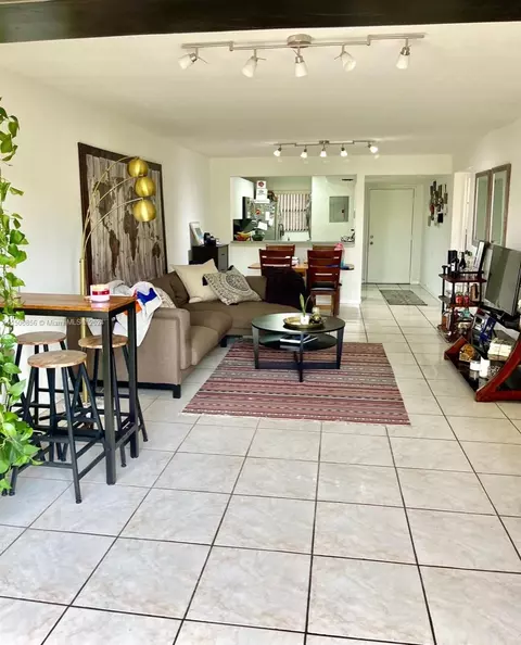 10253 NW 9th St Cir #204-6, Miami, FL 33172