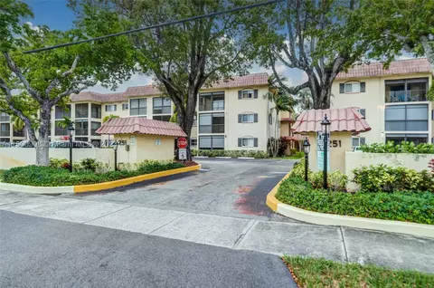 253 S Cypress Rd #208, Pompano Beach, FL 33060