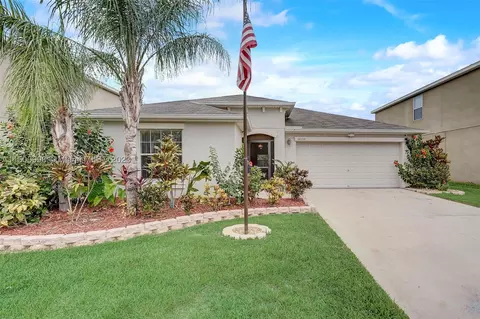 16532 Myrtle Sand Dr, Wimauma, FL 33598