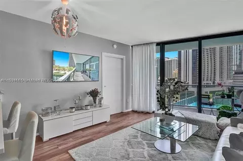 801 S Miami Ave #1103, Miami, FL 33130
