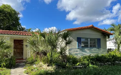 1329 W 76th St, Hialeah, FL 33014 photo 1