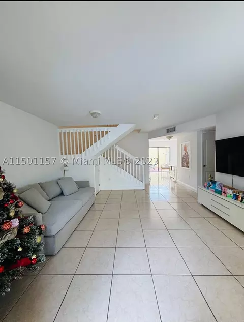 11115 W Okeechobee Rd #181, Hialeah Gardens, FL 33018