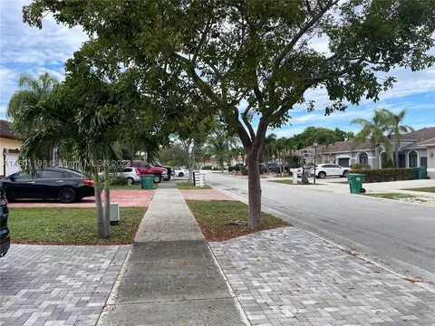 7734 NW 200th St, Hialeah, FL 33015