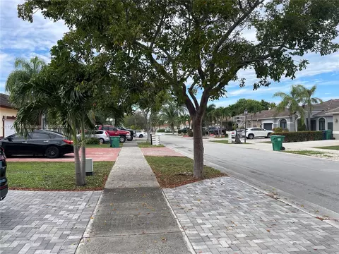 7734 NW 200th St, Hialeah, FL 33015