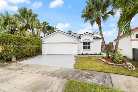 1039 NW 132nd Ct, Miami, FL 33182