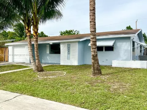 5883 NW 13th St, Sunrise, FL 33313