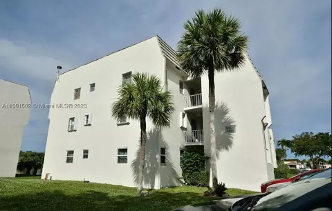 8280 Sunrise Lakes Blvd #103, Sunrise, FL 33322