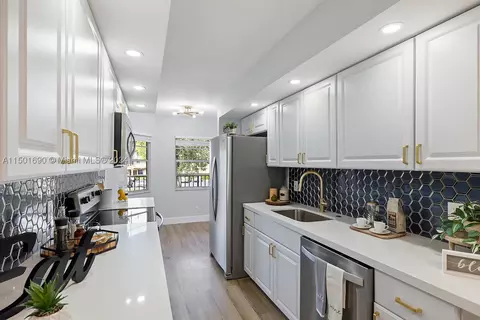 1251 SW 125th Ave #202T, Pembroke Pines, FL 33027