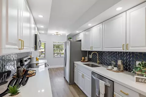 1251 SW 125th Ave #202T, Pembroke Pines, FL 33027