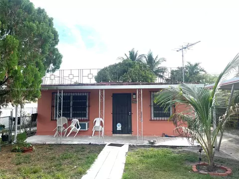 726 E 19th St, Hialeah, FL 33013
