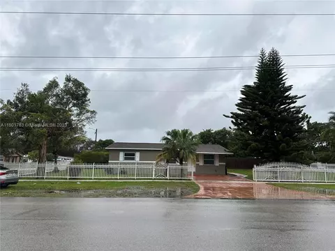 15540 NE 14th Ave, North Miami Beach, FL 33162