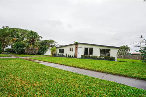 6117 NW 9th St, Margate, FL 33063