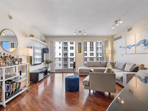 1830 Radius Dr #812, Hollywood, FL 33020