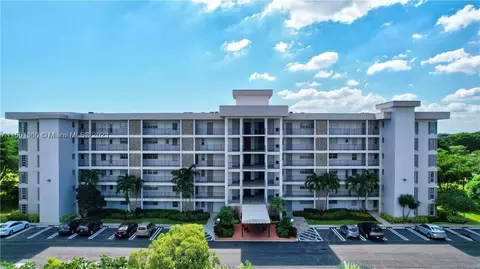 3000 N Palm Aire Dr #405, Pompano Beach, FL 33069