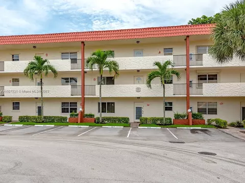 291 S Hollybrook Dr #306, Pembroke Pines, FL 33025