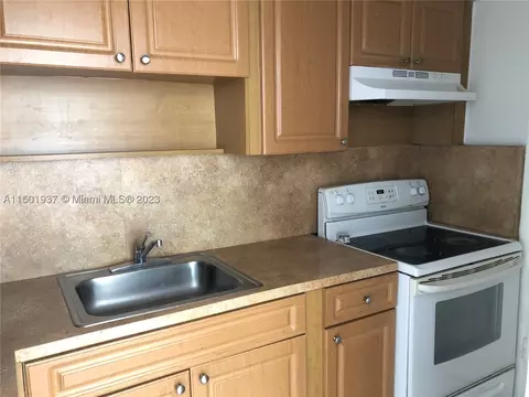 9760 SW 184th St #16D, Cutler Bay, FL 33157