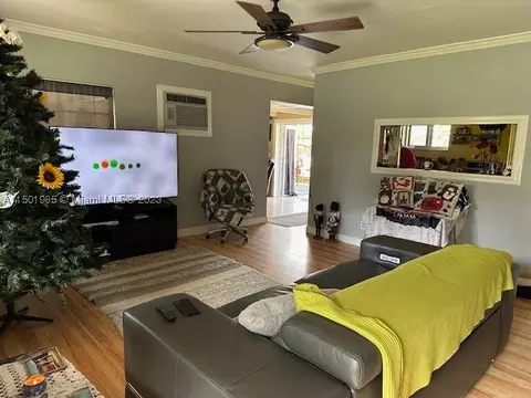 201 NE 26th Dr, Wilton Manors, FL 33334