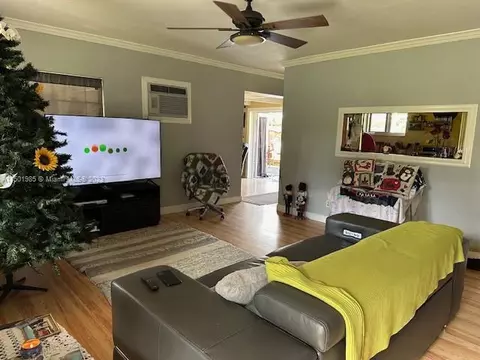 201 NE 26th Dr, Wilton Manors, FL 33334