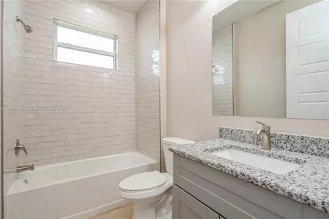 Bath - 107 Bethlehem, La Belle, FL 33935 photo 3 of 3