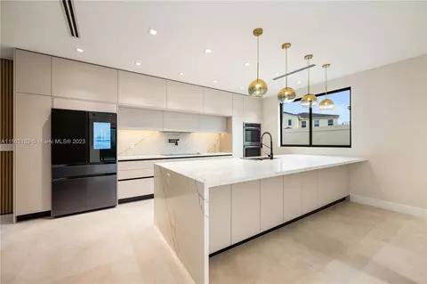 21126 NE 33rd Ave, Aventura, FL 33180