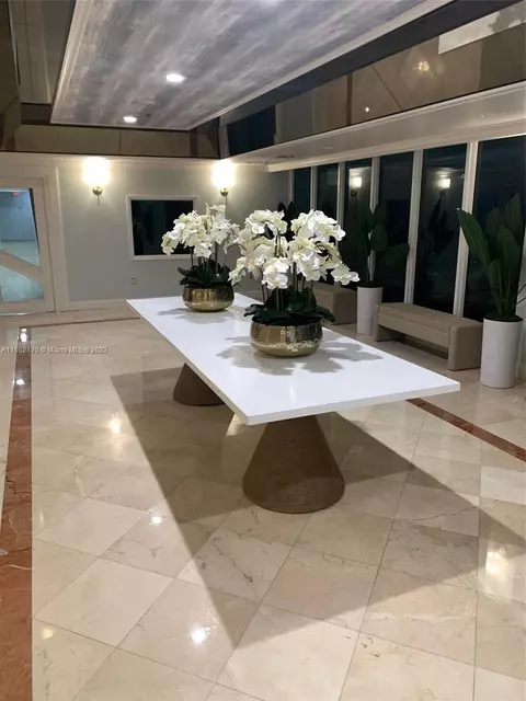 3200 Collins Ave #3-4, Miami Beach, FL 33140