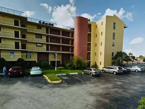 8775 Park Blvd #316, Miami, FL 33172