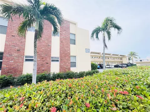 1250 Atlantic Shores Blvd #119, Hallandale Beach, FL 33009