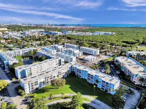 608 NE 2nd St #432, Dania Beach, FL 33004