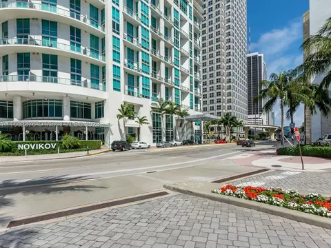300 S Biscayne Blvd #T-2114, Miami, FL 33131