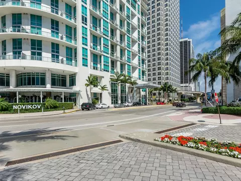 300 S Biscayne Blvd #T-2114, Miami, FL 33131