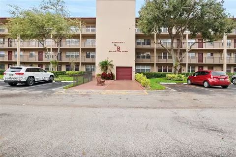 850 SW 133rd Ter #314B, Pembroke Pines, FL 33027