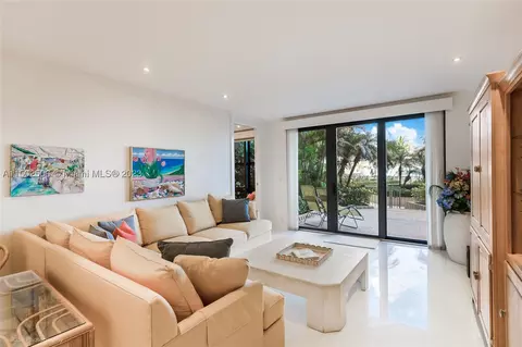1111 Crandon Blvd #B105, Key Biscayne, FL 33149